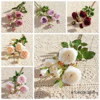 Ramo de rosas artificiales de 6 cabezas, flores de rosas de seda exquisitas de plástico, flores falsas realistas que no se decoloran, decoración del jardín del hogar - details 0