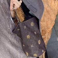 Bolso Bandolera Mini Vintage para Mujer - Marrón Oscuro/, Herrajes Dorados, Correa de Cadena, Bolso Compacto para Uso Diario, Eventos Formales e Informales, Accesorio de Viaje, Moda Retro, Forro de Poliéster, Construcción Duradera, Bolso Pequeño - details 3