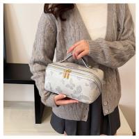 Nueva y elegante bolsa de cosméticos bordada para mujer, viaje portátil, artículos de tocador de gran capacidad y bolsa de almacenamiento - details 6