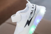 Zapatillas de malla con luces LED para niños y niñas, zapatos deportivos para niños, zapatillas luminosas para correr para niños - details 4