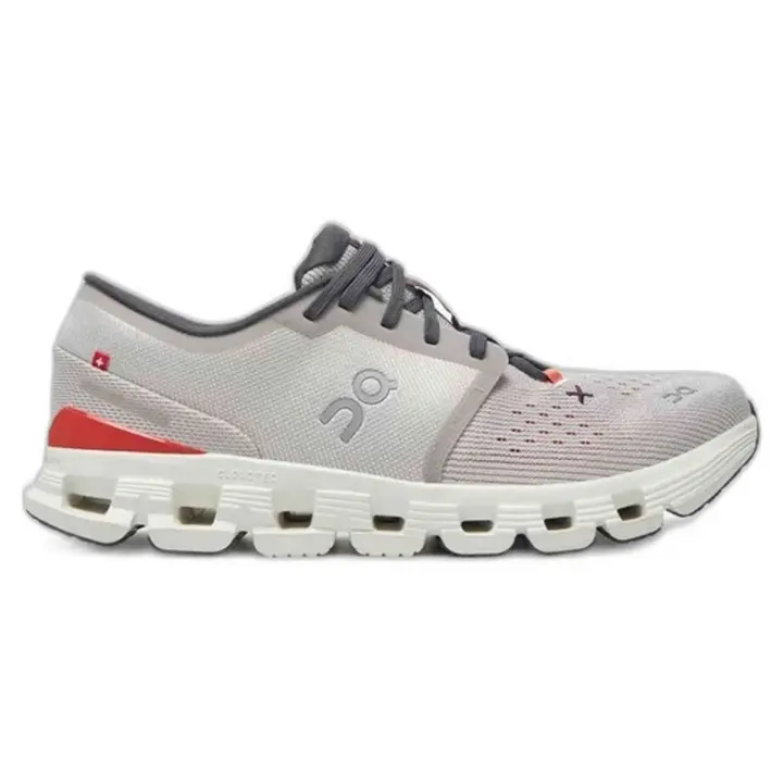 Calzado Training marca On hombre en color gris claro - 1