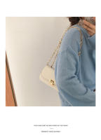 Bolso bandolera retro 2025 para mujer con cadena dorada, ligero y a la moda, cadena española. - details 8