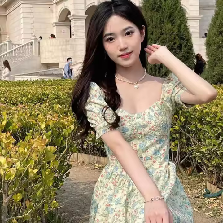 Vestido de Verano Adelgazante Diseño Francés, Cuello Cuadrado, Mangas de Burbuja, Falda de Princesa Floral - 1