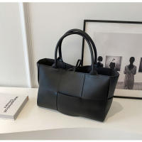Bolso de mano para mujer, nuevo bolso de hombro premium de gran capacidad, tejido versátil para llevar debajo del brazo. - details 16