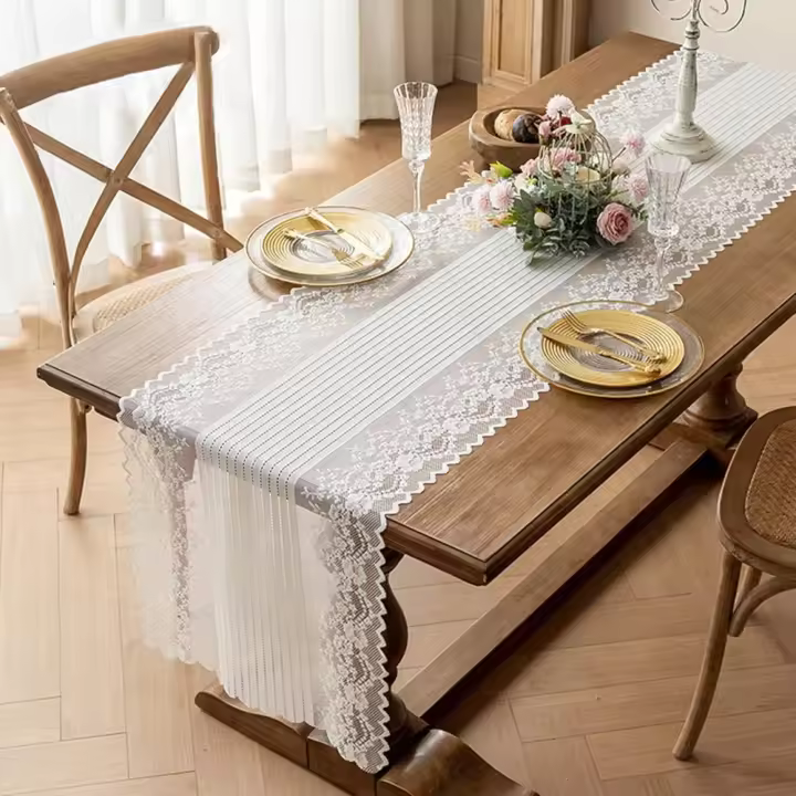 Camino de Mesa, 45 x 240CM Camino de Mesa Moderno, Encaje Delicado Blanco Camino Mesa, para Fiestas, Uso Diario,El Día de San Valentín, Decoración De Mesa De Navidad De Boda - 1