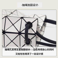 Bolso de tofu Nuevo bolso con cordón de diamantes geométricos Bolso de mensajero de hombro elegante y simple - details 3