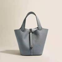 Bolso de mano a la moda para mujer, bolso Togo de gran capacidad, capa de cabeza de cuero de vaca, forma de cubo de agua, mochila de lujo de alta gama, novedad de 2024 - details 8