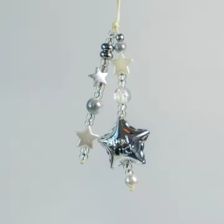 Correa de teléfono estilo gótico Y2K, mariposa, estrella, corazón, cordón para teléfono móvil con cuentas, cadena antipérdida para teléfono móvil, llavero - 1