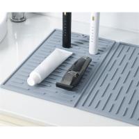 Alfombrilla de secado de vajilla plegable de tres pliegues, tapete de drenaje de silicona para encimeras de cocina, color negro - details 7