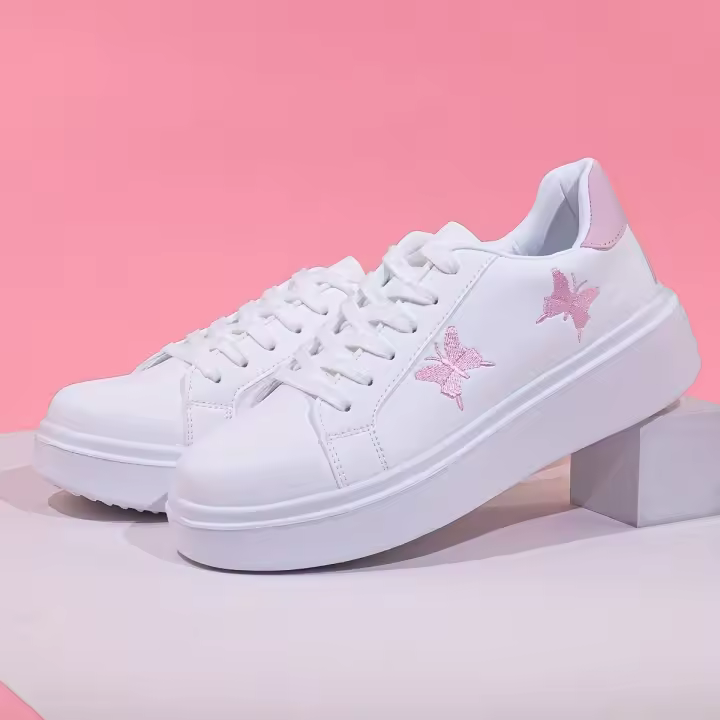 Calzado deportivo informal para mujer, zapatillas para patinar con mariposas bordadas, suela gruesa y cordones - 1