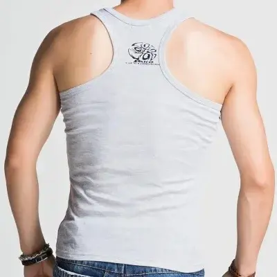 Camiseta deportiva sin mangas para hombre, estilo de ropa de trabajo, chaleco deportivo adelgazante elástico para primavera y verano, ropa informal hecha en China - 1
