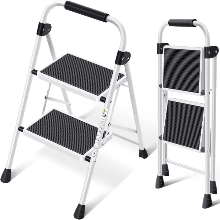 Escalera Plegable 4 Peldaños, Escalera de Tijera con Pedales Antideslizantes Anchos, Barandilla, Escalón Taburete de Acero Portátil Uso Hogar Cocina Oficina, Carga hasta 150 kg, Blanco - 1