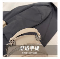 Versión coreana Xiaoxiangfeng Lingge mochila 2025 primavera nueva moda simple estudiante cadena de gama alta bolso de mujer - details 7