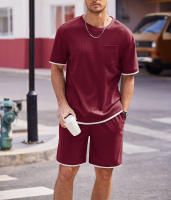 Traje deportivo de hombre con bloques de color, pantalones cortos de dos piezas, cuello redondo y camiseta de manga corta. - details 5