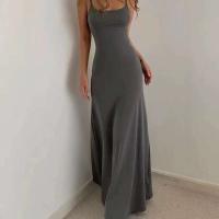 El vestido largo con tirantes de estilo informal minimalista de moda es súper en forma de A con una figura curvilínea y elegante The S-w - details 2