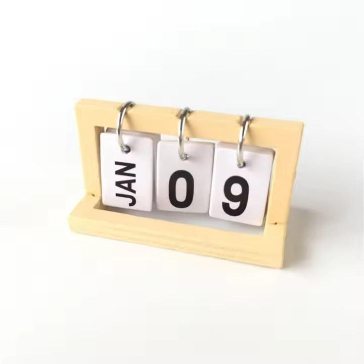 Mini calendario de simulación para sala de estar, modelo creativo, decoración de escritorio de oficina, divertidos muñecos de calendario de escritorio pequeño - 1