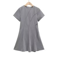 OUWU- Mini Vestido Gris Primavera 2025 Manga Corta Cuello Redondo Oficina para Casual Staple Uste Elástico Traboo Ocio Esencial - details 1