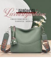 Bolso callejero de cuero genuino, bolso de mujer, bolso de piel de vaca de primera capa, nuevo estilo callejero, bolso de mensajero de hombro de moda versátil, suave de tres capas. - details 1