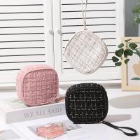 Bolso De Maquillaje Mini Para Viajes Para Mujeres Almacenamiento De Labial Y Productos De Higiene Personal Estilo Fashion - details 2
