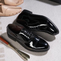 Primera capa de cuero de vaca charol zapatos de fiesta de alta gama hechos a mano zapatos de los hombres. - details 3