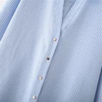 Camisa a rayas de manga larga informal y versátil 2025 con solapa y temperamento holgado, ropa de mujer nueva de verano - details 3