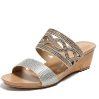Sandalia Zapatillas de tacón inclinado para mujer 2025, nuevos zapatos para mamá, sandalias romanas de playa antideslizantes - details 2
