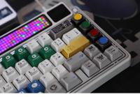 Capuchones para teclas premium de aleación de zinc dorado de alta calidad, capuchones artesanales personalizados de metal y aluminio, capuchones para teclado mecánico con perfil Cherry MX ergonómico, accesorios gaming compatibles con switches Cherry. - details 5
