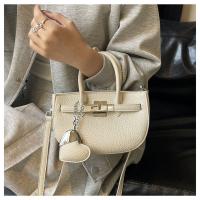 Bolsa de sillín portátil simple para mujer 2025 nueva bolsa de mensajero de hombro de tendencia de moda de estilo extranjero - details 26