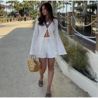 Blusa de encaje agárico blanco dulce para mujer, traje corto a la moda, manga larga, cuello en V, suelto, 2 piezas, ropa de viaje elegante para primavera 2025 - details 16