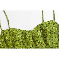 Vestido dividido verde aguacate con cordones, ligero y floral para mujer. Vestido plisado de manga corta con cuello en V. - details 3