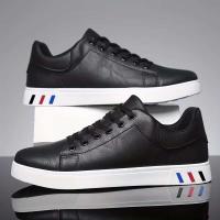 Zapatos deportivos bajos impermeables de tendencia casual para hombre de cuero nuevo de gran tamaño - details 3