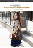 Mochila estampada versátil e informal para mujer, bolso de mamá de doble uso, a la moda, con conector para auriculares y gran capacidad - details 3