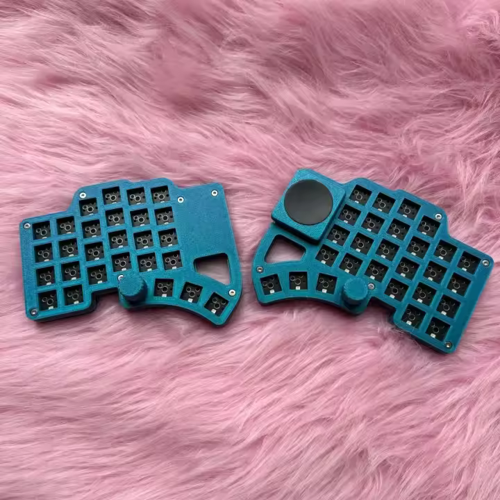 Kit De Teclado Dividido Dilema Max Pers. Cableado, Modo Único, Perilla Hot-swap, Mecánico Con Touchpad Para Ratón Simulado Y Interruptores Vial MX. Combina versatilidad, intercambiable, perilla de control y panel táctil, ideal para entusiastas y usuarios - 1