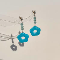 Pendientes de flor azul hueco cinco pétalos de zuimen atado con borlas pendientes de oído par - details 1