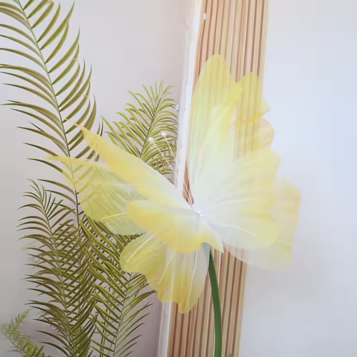2025 50/65cm mariposa Artificial gasa gigante Color degradado mariposa falsa al aire libre hilo de seda 3D mariposa accesorios de fotografía - 1