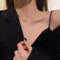 Collar de mujer de viajero de moda de lujo en forma de corazón de acero inoxidable Black King - details 2
