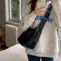 Bandolera de piel sintética suave para mujer, bolso de hombro de gran capacidad para estudiantes universitarios, novedad - details 5