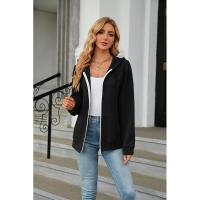 Sudadera con capucha y cremallera cerrada para mujer - details 1