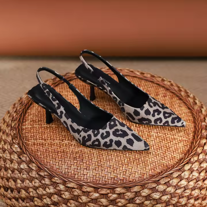 Sandalias de aguja nuevas, sencillas y versátiles, con estampado de leopardo y espalda puntiaguda. - 1