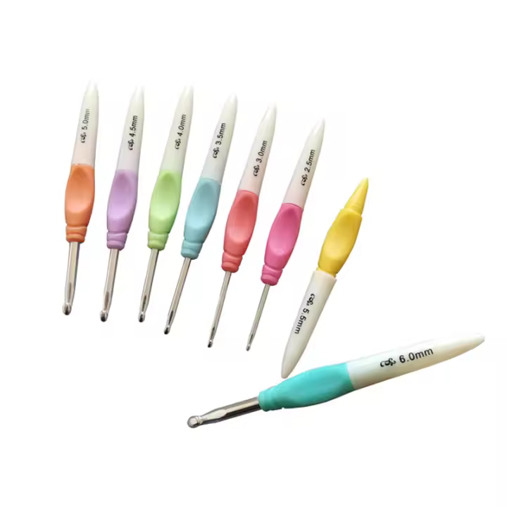Agujas de Crochet Ergonómicas de Aluminio con Empuñaduras de Goma Suave Colorida 8 Piezas Set Tamaño 2.5-6.0mm Para Costura y Artesanía - 1