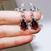Pendientes góticos con forma de murciélago negro de circonio, adecuados tanto para hombres como para mujeres, joyería de hip-hop punk rock moderna y personalizada - details 0