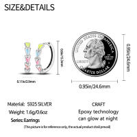 Aretes Redondos de Plata 925 Estilo Elegante para Mujeres con Piedra Principal de Zirconio y Diseño de Encanto Brillante Color en Oro - details 26