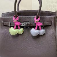 Lindo llavero de cuero PU, llavero de coche de amor, colgador de cuero PU, colgante de bolsa de dibujos animados de moda para hombres - details 15