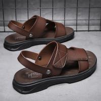 2025 nuevas sandalias de piel de vaca de primera capa zapatos de playa de cuero transpirable para hombres casual suela suave de mediana edad y ancianos papá zapatos de los hombres. - details 4