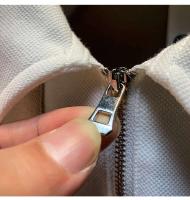 Polo empalmado con patrón cuadrado de gofres para hombre, camiseta holgada y transpirable de cinco mangas, innovadora para 2025, informal de verano - details 11