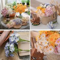 Flores artificiales de crisantemo de lujo, ramas de flores de margaritas realistas de plástico, elegantes flores falsas hechas a mano, decoración para sala de estar - details 6