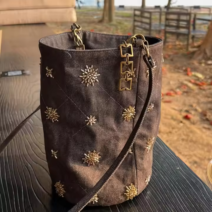 Bolso Bandolera Mini Vintage para Mujer - Marrón Oscuro/, Herrajes Dorados, Correa de Cadena, Bolso Compacto para Uso Diario, Eventos Formales e Informales, Accesorio de Viaje, Moda Retro, Forro de Poliéster, Construcción Duradera, Bolso Pequeño - 1