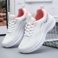 Fabricante de venta directa, zapatos para correr cómodos y transpirables personalizados para mujer, suela suave, diseño de malla deportiva para verano e invierno, extranjero - details 1