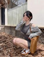 Vestido de manga larga de dos piezas falso empalmado, falda corta ajustada con hombros descubiertos y nicho de otoño - details 15