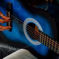 Pack de guitarra clásica española de tamaño 3/4 para niños XF de 3rd Avenue, Guitarra acústica con cuerdas de nylon, funda de transporte, cejilla y púas, Azul - details 5
